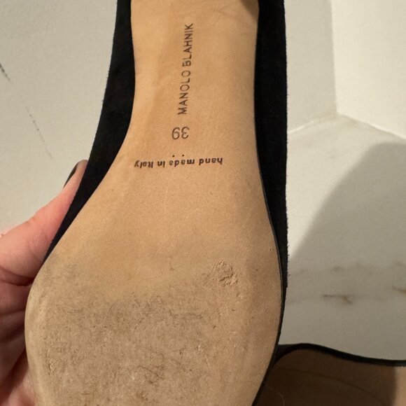 Manolo Blahnik Size 39 black pumps - Picture 9 of 11